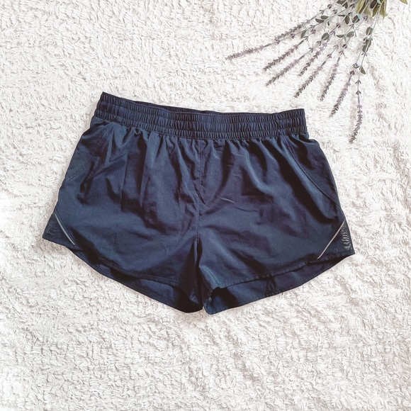 Target All in Motion running exercise black shorts w/ zip side pocket - Picture 1 of 5